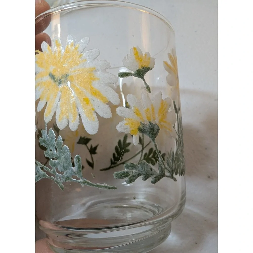 Vintage Libbey Daisy Floral 3 inch Mini Tumblers Set of 7 Flower Glasses